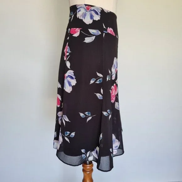 Review She's Lovely Multicolour Floral Flippy Hem A-Line Mini Skirt Size 12 - Picture 4 of 8